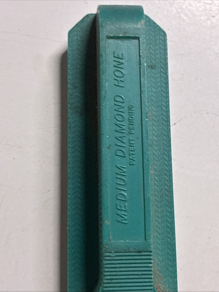 Gatco Medium Diamond Sharpening Hone GTC16002 Green ABS handle.