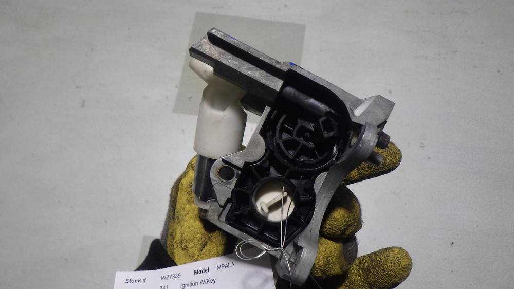 10 CHEVROLET IMPALA Ignition W/Key