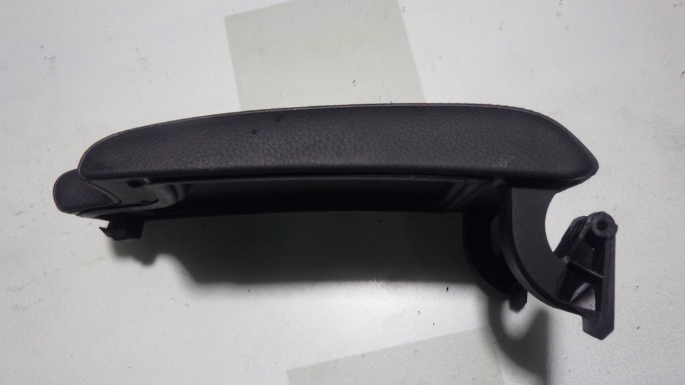 07 BMW 328i CENTER CONSOLE ARMREST