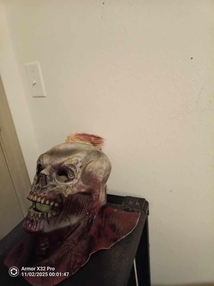 zombie skull mask W/Mohawk