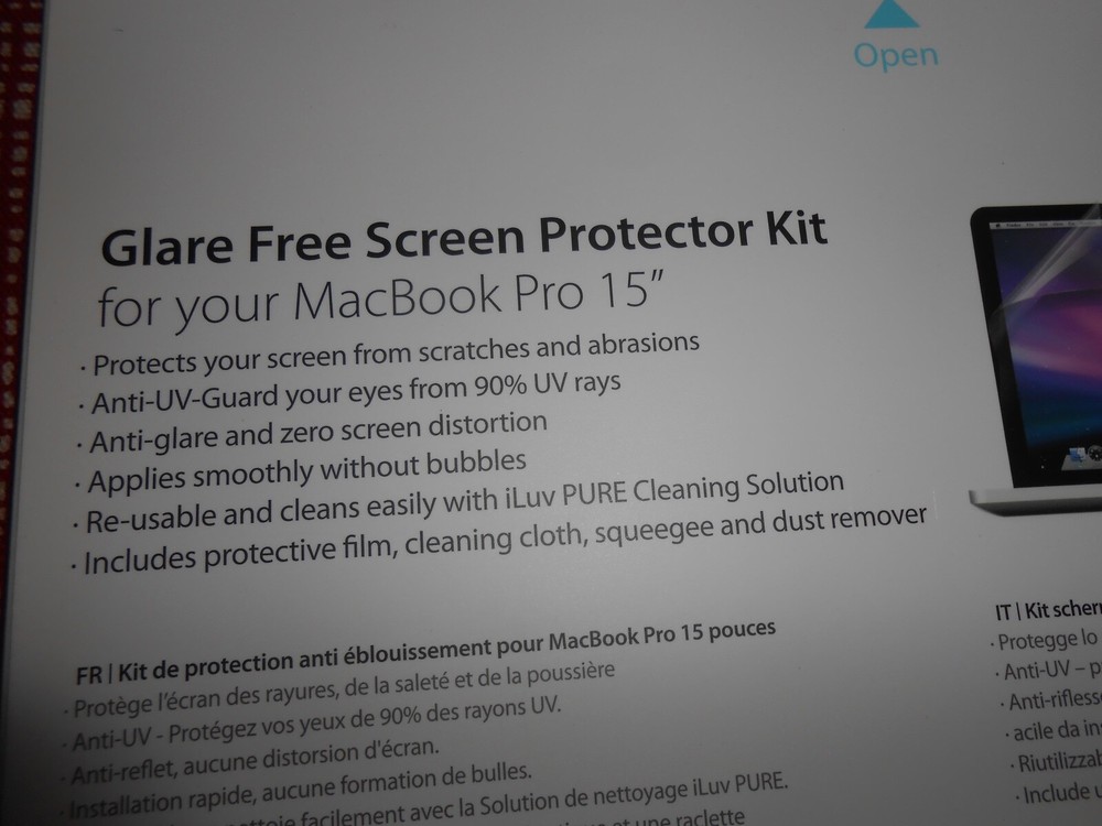 iLuv Glare Free Screen Protector Kit For MacBook Air 15"