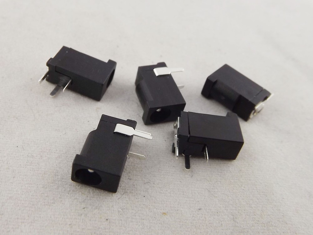 2x Connector 3.5mm x 1.35mm Female Socket DC Power Supply 3 Pin PCB Panel Mount