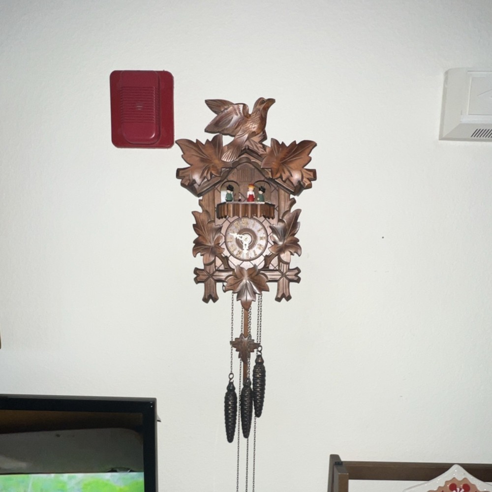 Black Forest Wood Cuckoo Clock Roman Numerals Pendulum Pinecone Weights