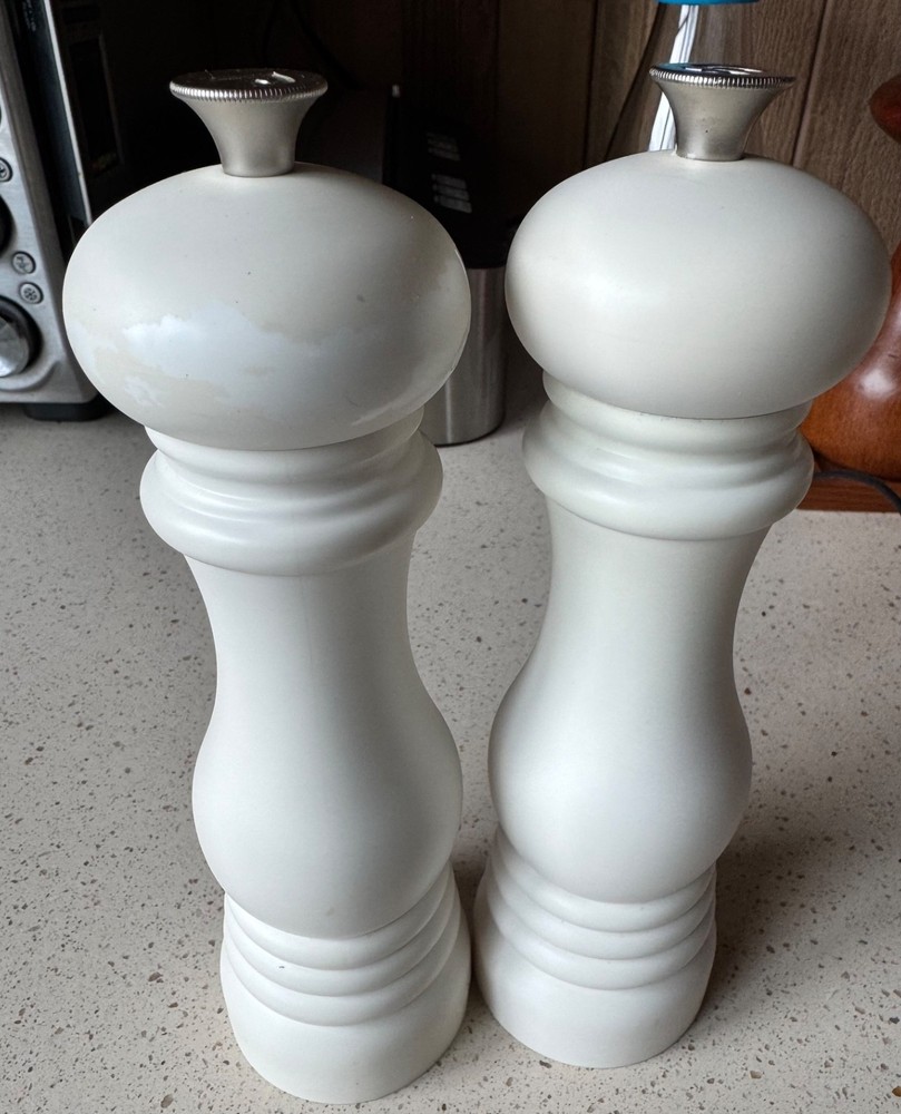 Le Creuset SALT & PEPPER MILL SET  " White"