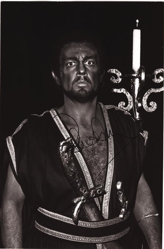 PLACIDO DOMINGO - AUTOGRAPHED SIGNED PHOTOGRAPH
