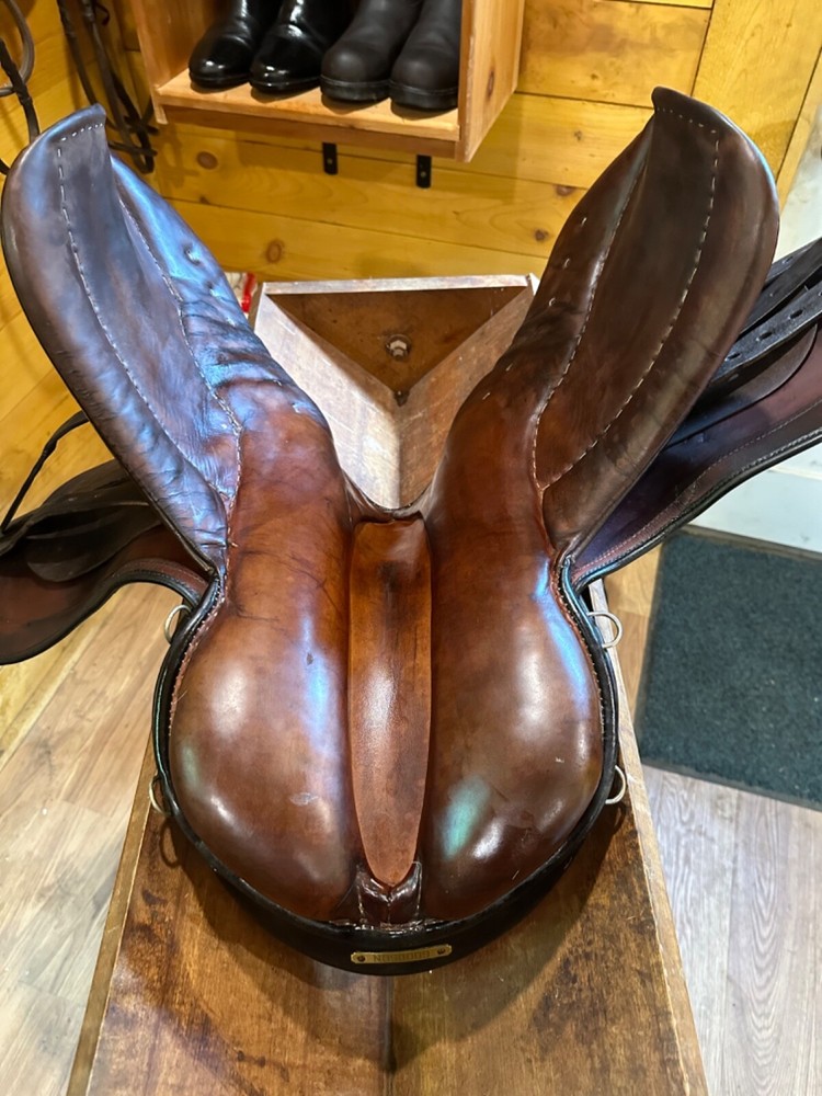 Stubben Two-Tone Imperator Saddle 17.5"