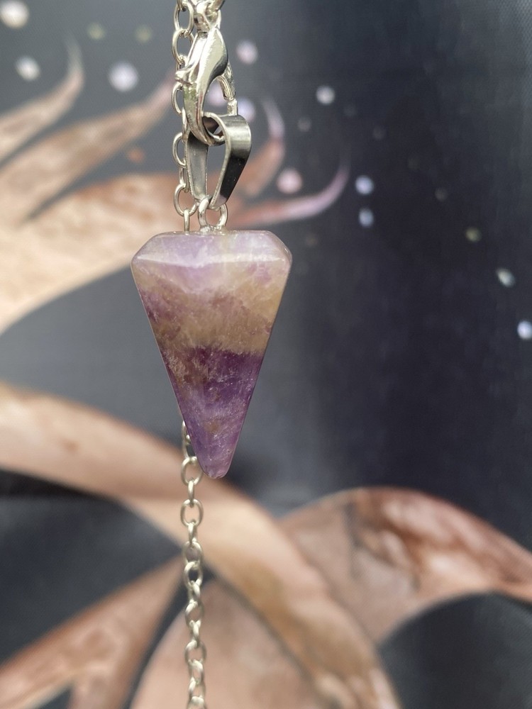 MAGICAL STONE PENDULUMS DIVINATION METAPHYSICAL