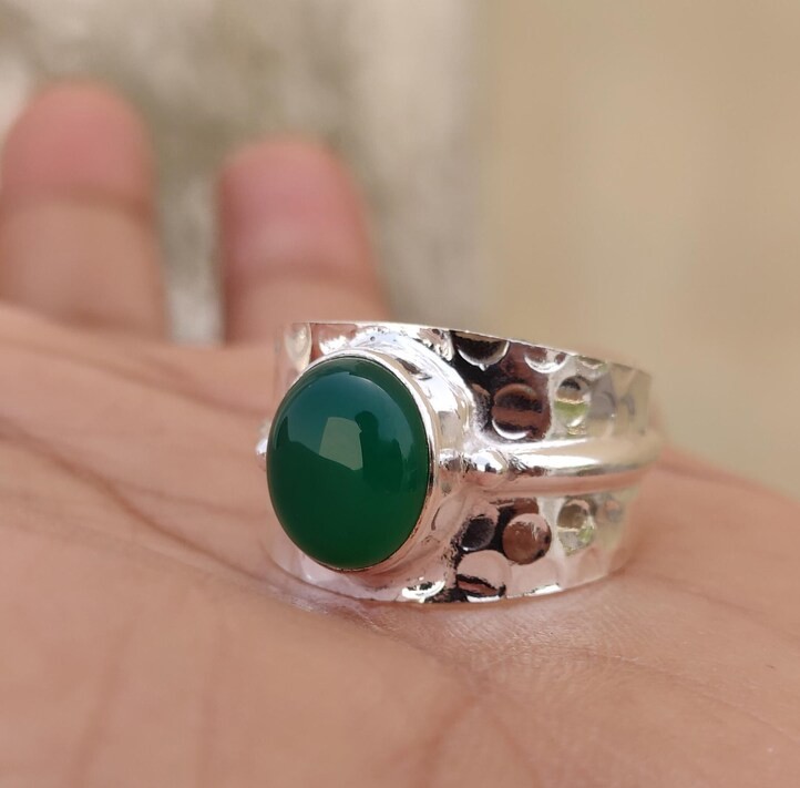 Solid 925 Sterling Silver Natural Green Onyx Oval Gemstone Hammered Band Ring