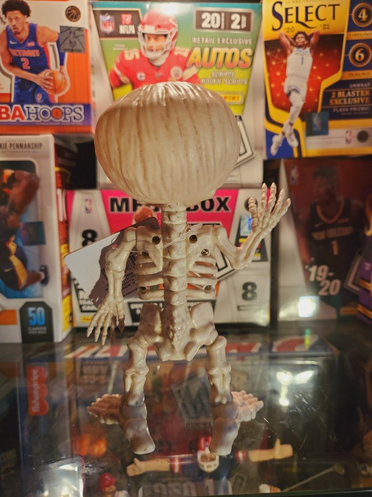 CRAZY BONEZ Vampire Bonez 7 Inch Plastic Skeleton With Movable Arms NWT (11)