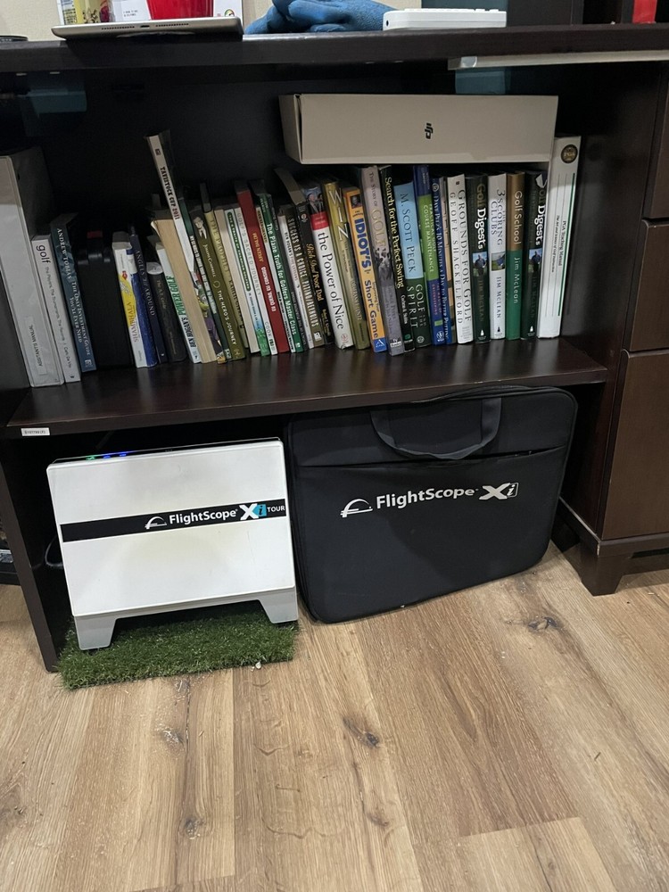 Flightscope Xi Tour, Travel Softcase, Power Cord, Manual