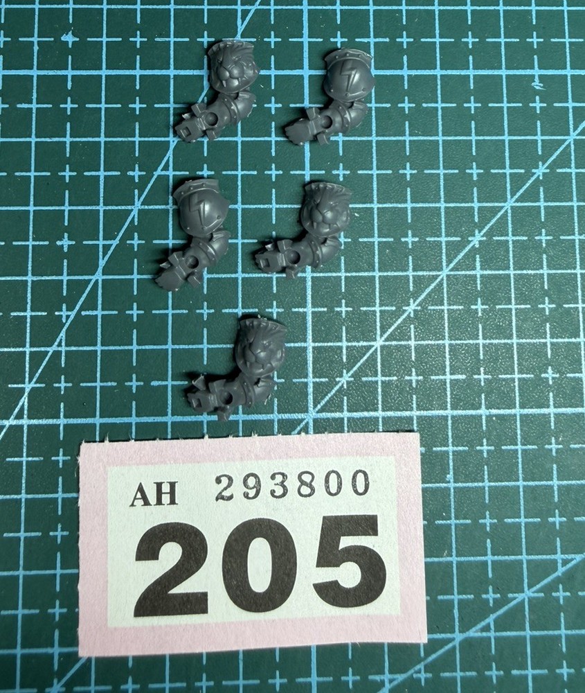 Stormcast Eternal Vindictor Shield Arm Bundle AoS Protector Decimator Retributor