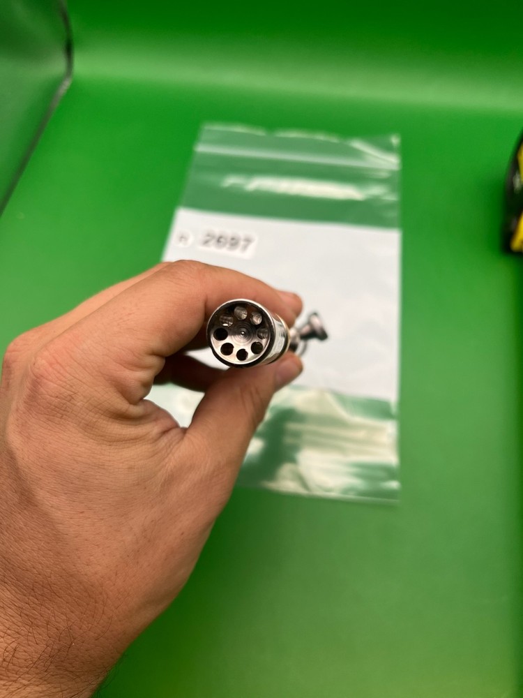 Autococker Bolt