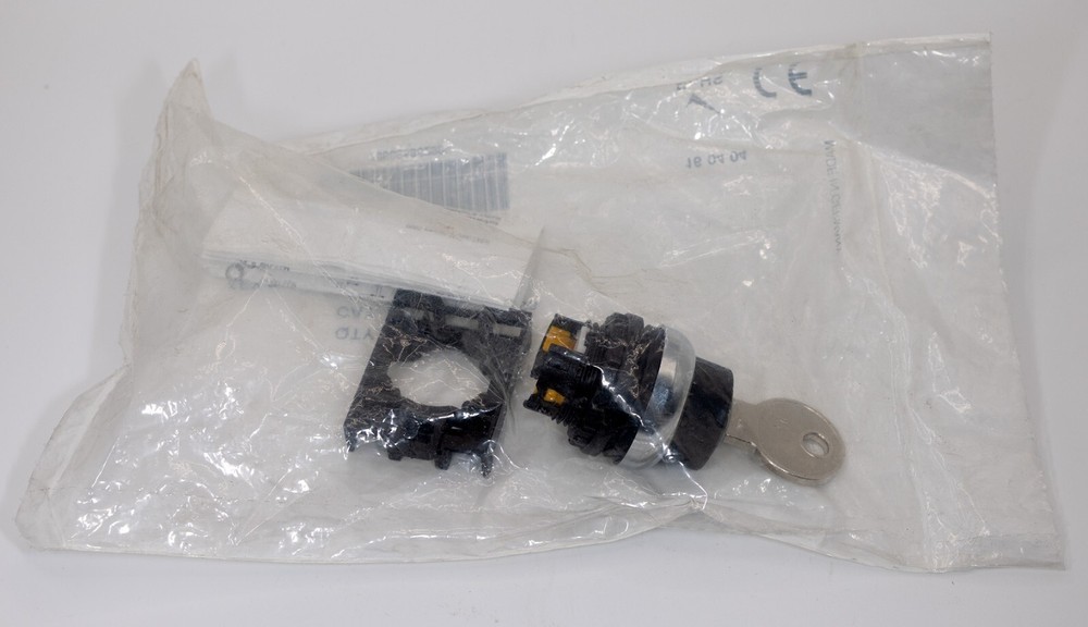 Eaton M22M-WS3 Key Selector Switch 22mm 3-Pos