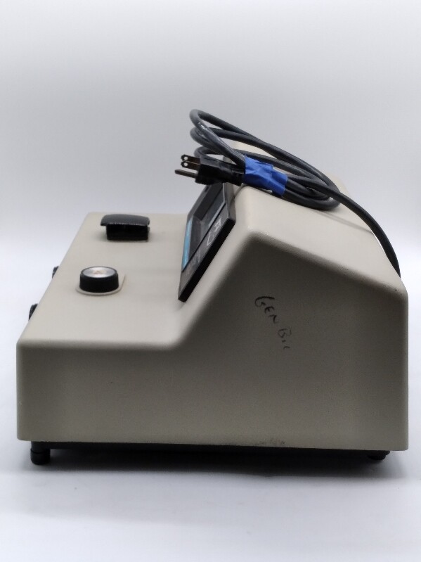 BAUSCH & LOMB SPECTRONIC 20 SPECTROPHOTOMETER (TESTED)