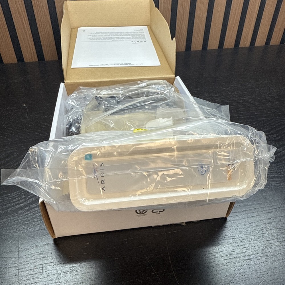 ARRIS SURFboard White SB6190 DOCSIS 3.0 Cable Modem internet computer 1.4gbps