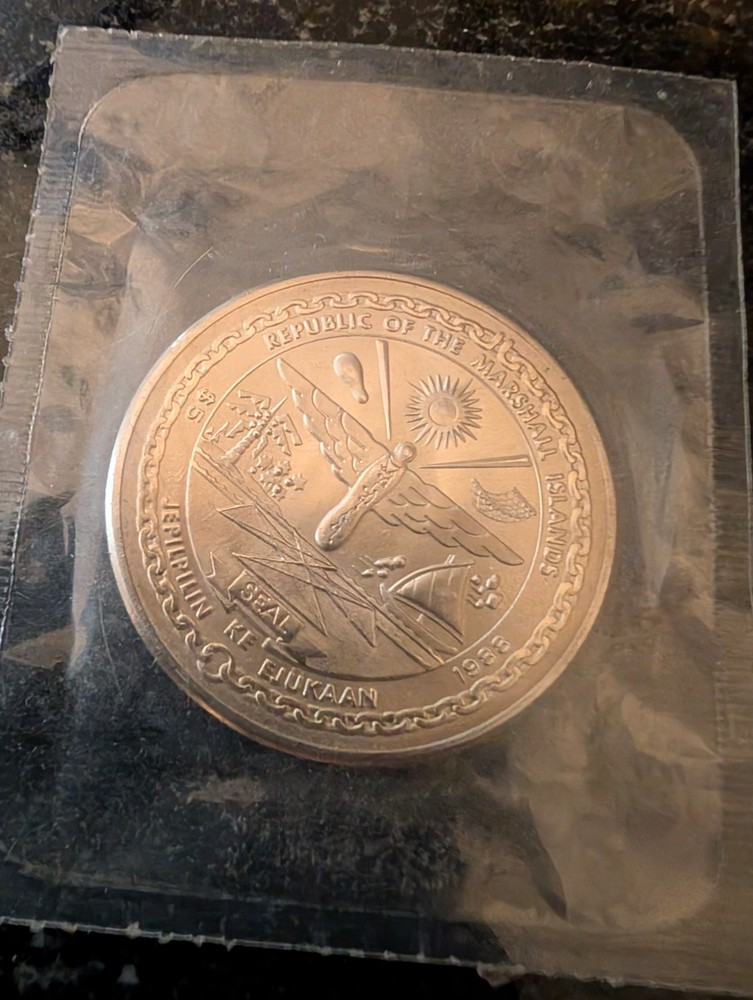 1988 Space Shuttle Discovery Marshall Islands $5 Commemorative Coin Uncirculated