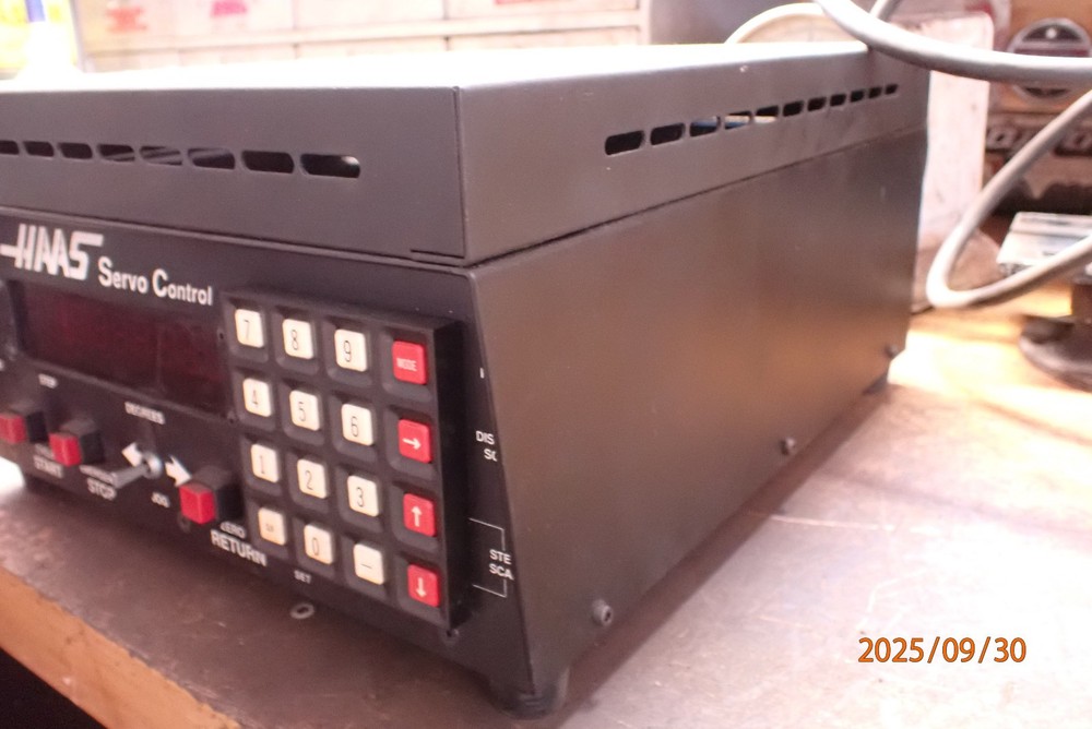OLDER HAAS SERVO CONTROL POWERS UP FOR PARTS NEEDS WORK