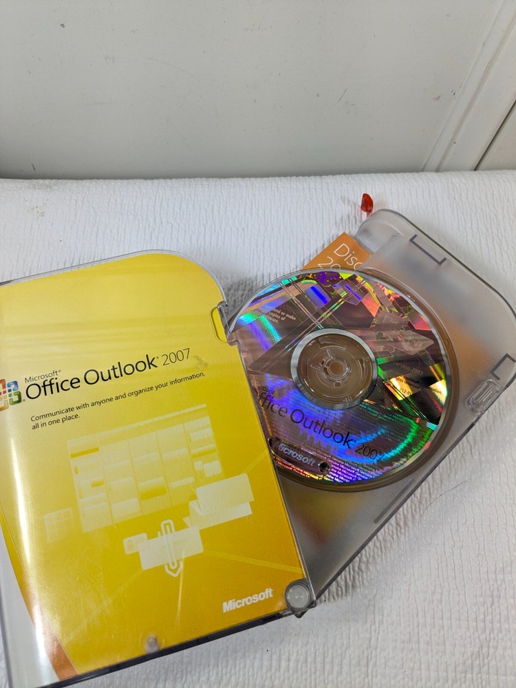 Microsoft Office Outlook 2007 w/ product key software CD-ROM Windows PC software