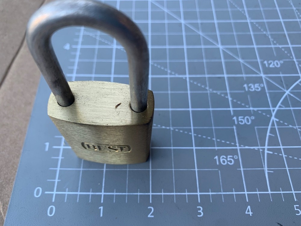 BRAND NEW BEST INTERCHANGEABLE CORE PADLOCK, NO CORE . 11B722-IL