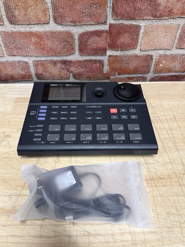 YAMAHA RY20 Rhythm Programmer Drum Machine