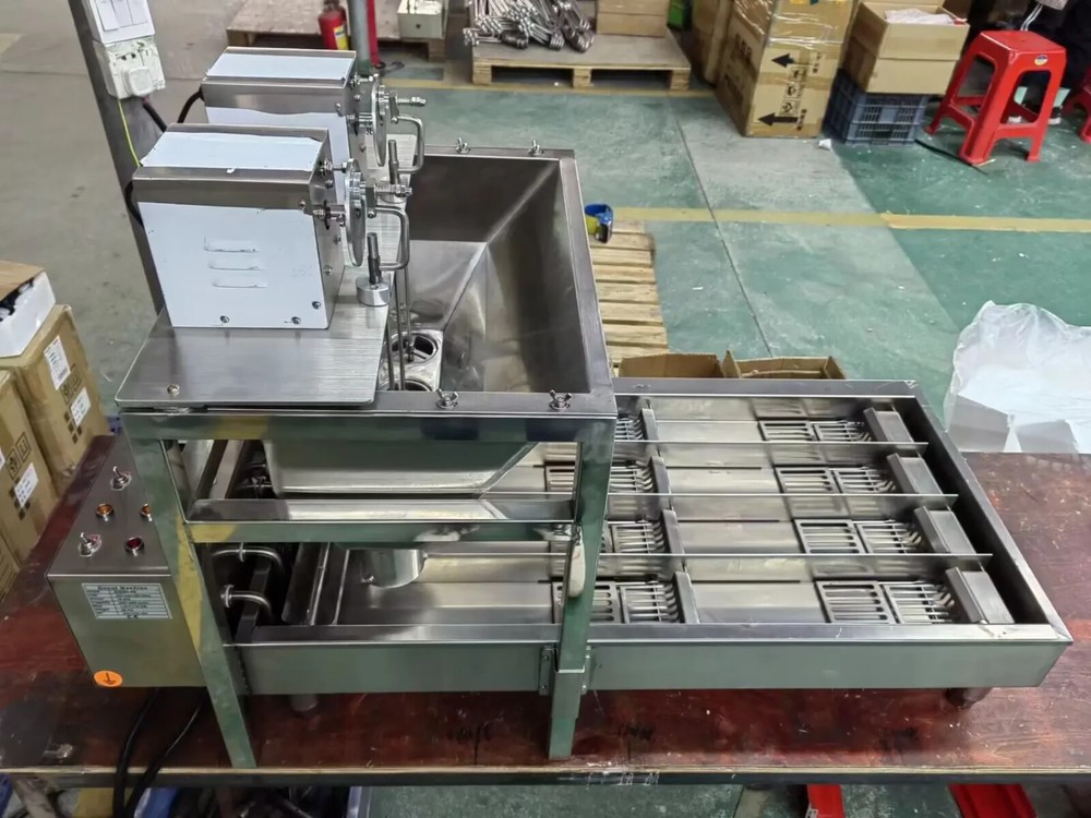 Commercial Automatic Donut Maker Doughnut Making Machine 7200pcs/H 208V 4 Rows