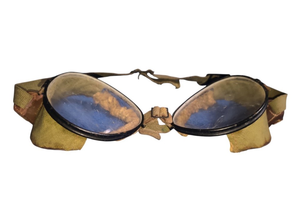 WW2 US Leather Flight Helmet And Goggles