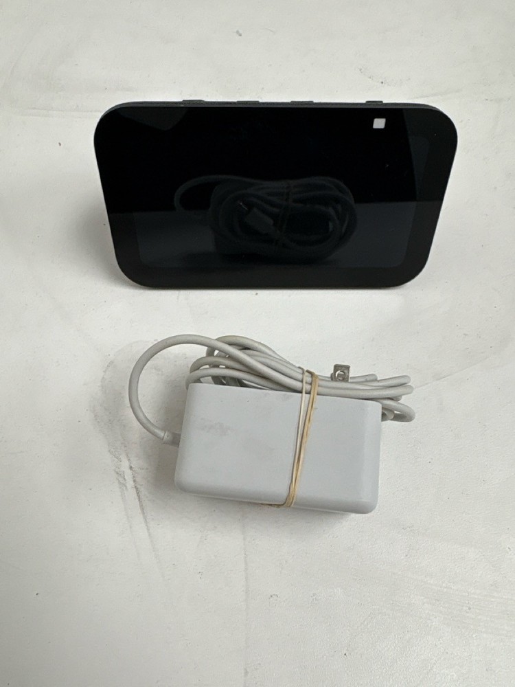 AMAZON ECHO 3GEN W/CHARGER (P08034404)