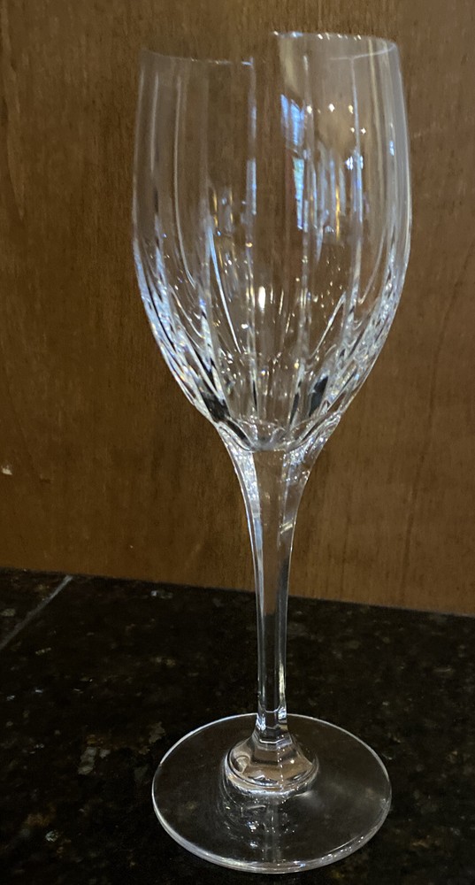 Mikasa ILLUSION Wine Glass 8 1/4” Blown Glass