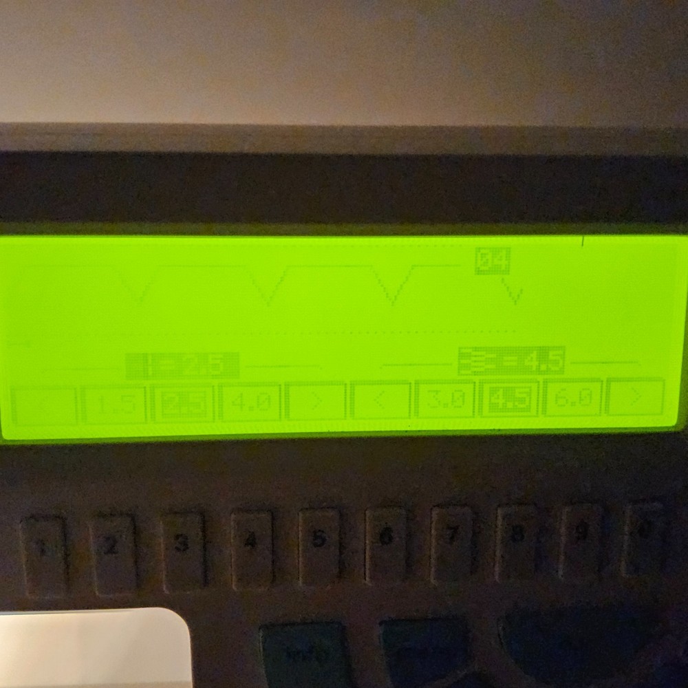 PFAFF Creative 7570 Sewing Embroidery Machine