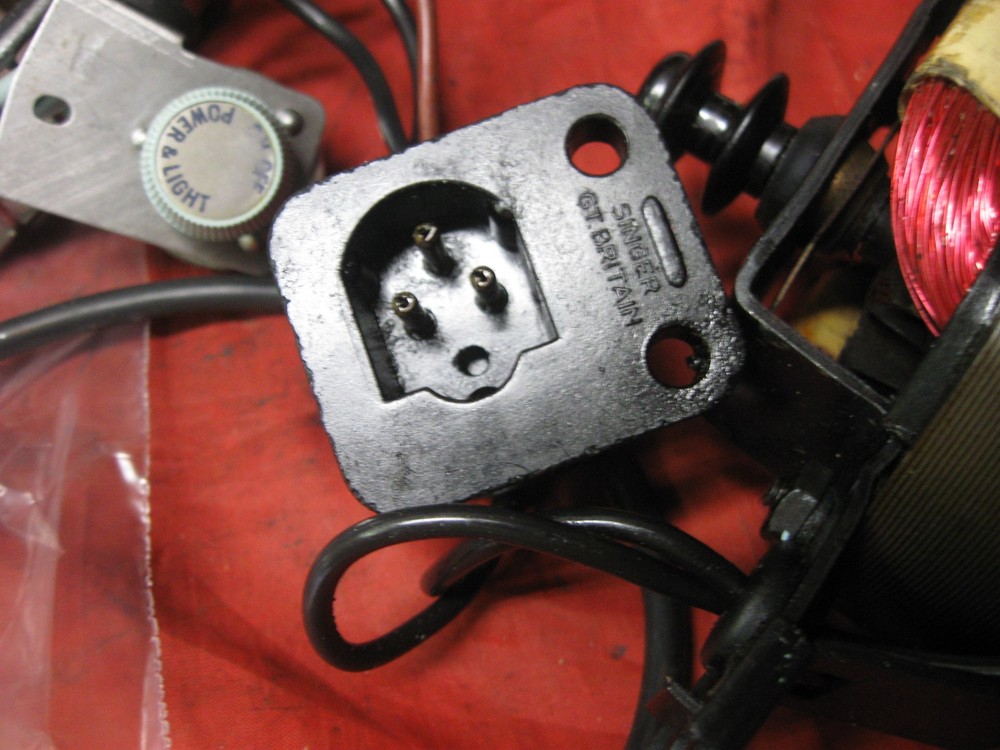 Singer 348 347 Sewing Machine Motor Light Socket Vintage