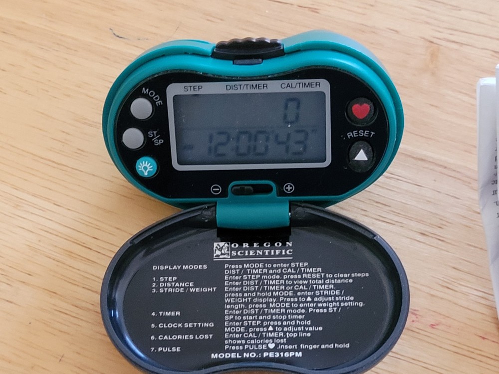 OREGON SCIENTIFIC PEDOMETER WITH PULSE METER MODEL PE316PM WITH MANUAL