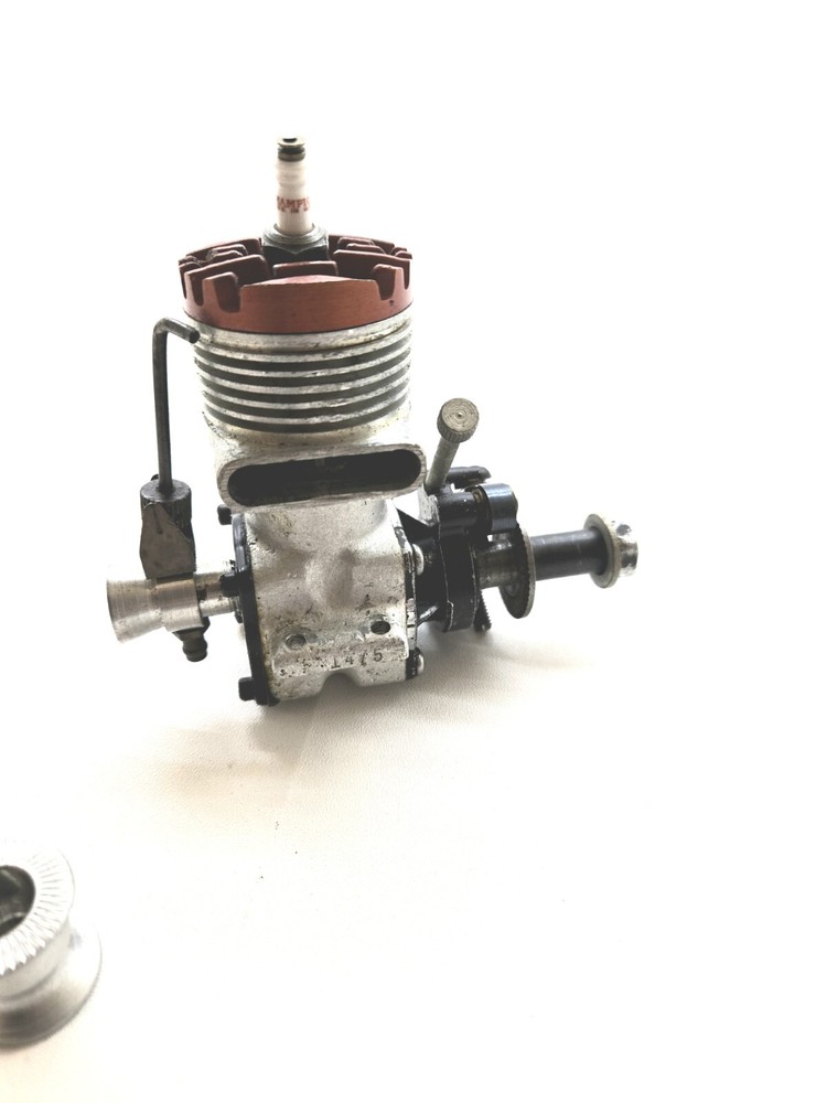 Vintage McCoy 36 Red Head Model Engine M5
