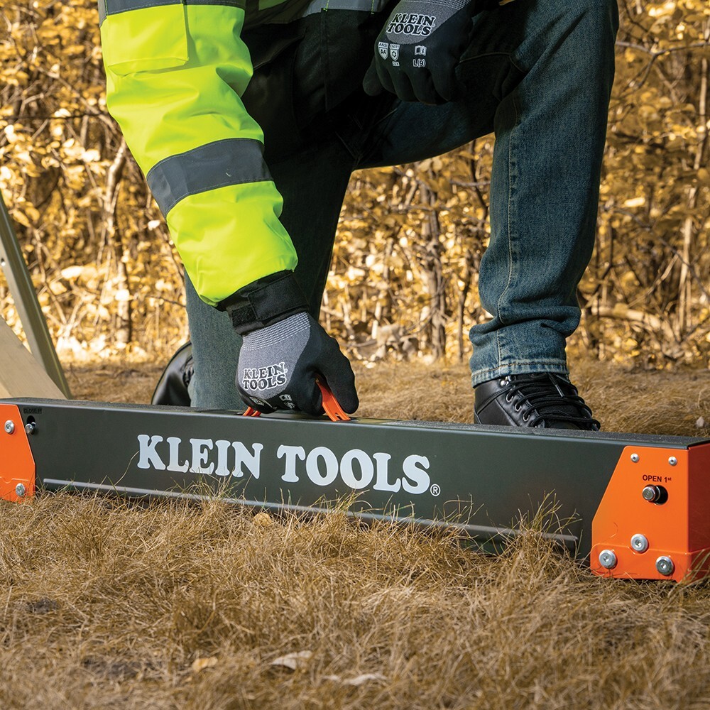 Klein Tools 60838 Winter Knit Dipped Gloves, Cut Level A4, Touchscreen, Medium