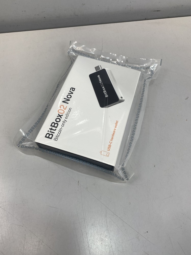 Bitbox - Bitbox02 Nova Bitcoing-only Edition Wallet - Polar White