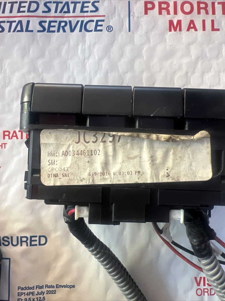 Freightliner CASCADIA SWITCH PANEL Dash Panel - Used | P/N A0660973000