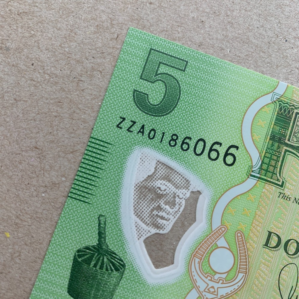 Fiji 5 Dollars Banknote P115 "ZZA" Replacement Note ND (2013) UNC POLYMER B999