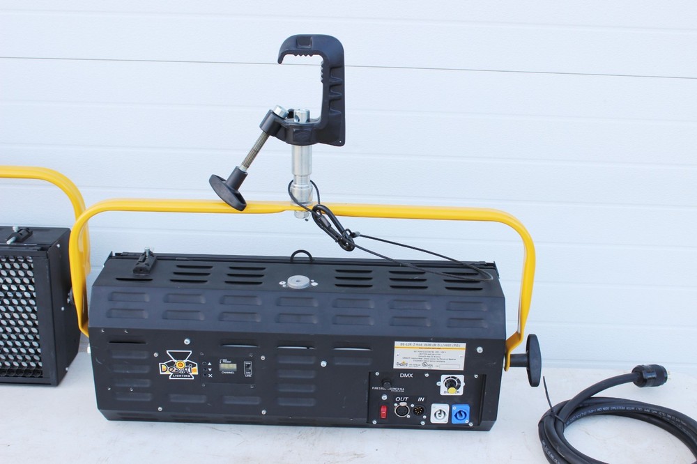 Desisti DE-LUX-2 mod. 4600 Film Cold Source Softlight 120v Studio Light.