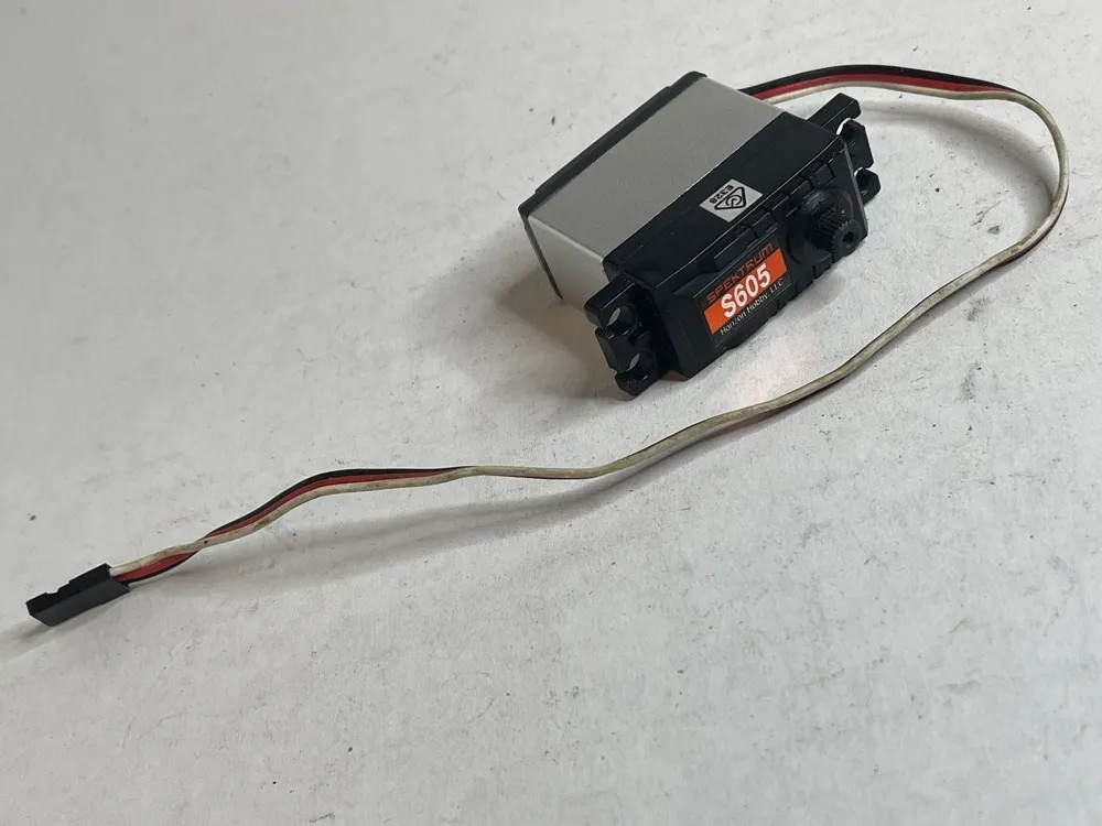 Spektrum S605 Servo