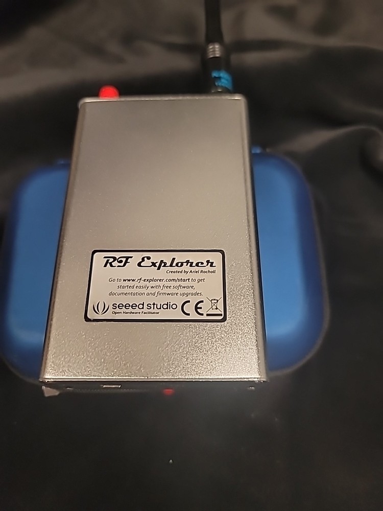 RF Explorer Spectrum Analyzer