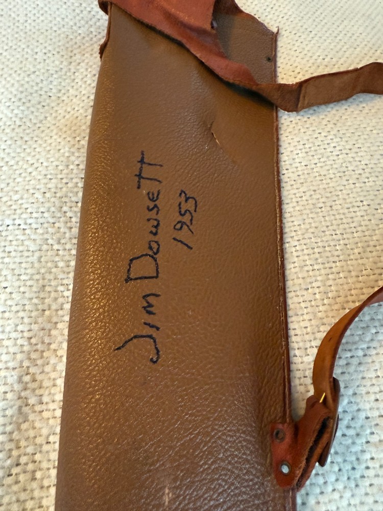 Leather Shoulder Quiver Wall Hanger