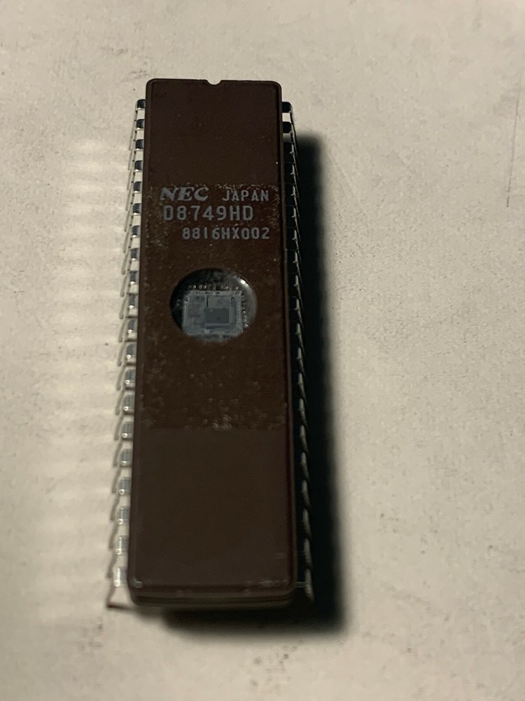 NEC D8749HD - HMOS Microcontroller- 40 pin dip.