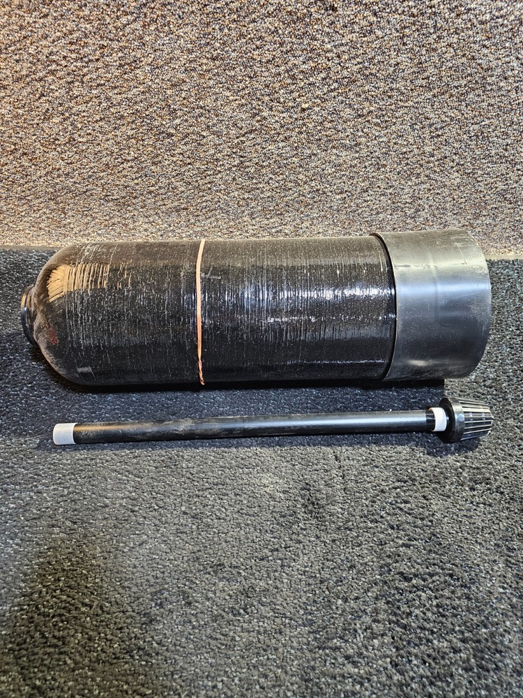 Water Treatment Polyglass Vessel 9" X 24" 150 PSIG Max Operating Pressure 824 UI