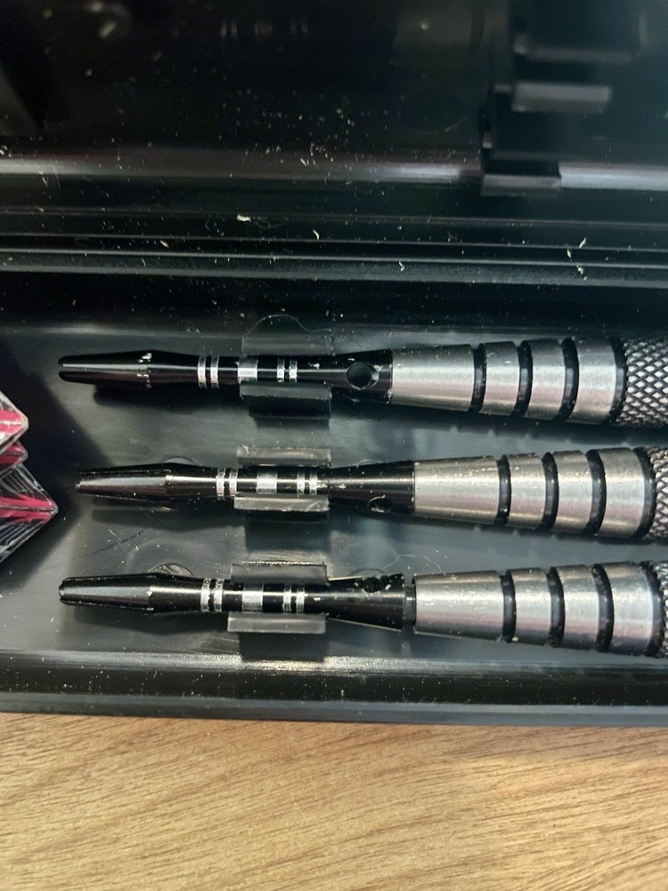 Harrows Darts Suregrip In Case