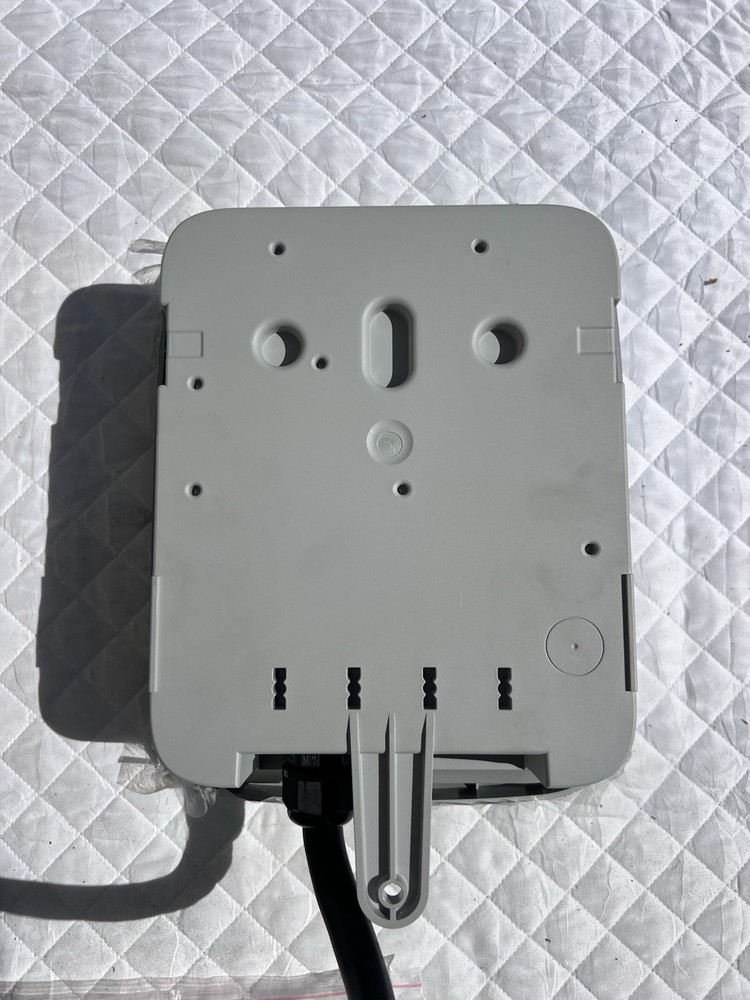 Leviton EvR30-B18 Charging Station 30amp