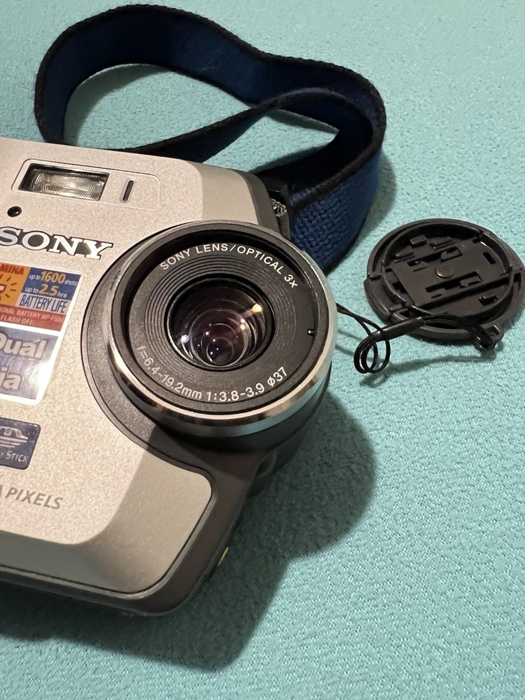 Sony / Mavica / Digital Camera / MVC-FD200