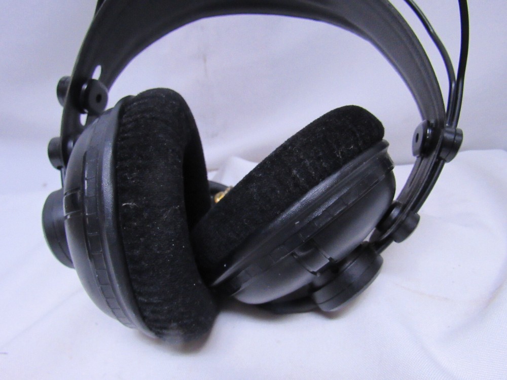 Samson SR950 Studio Headphones