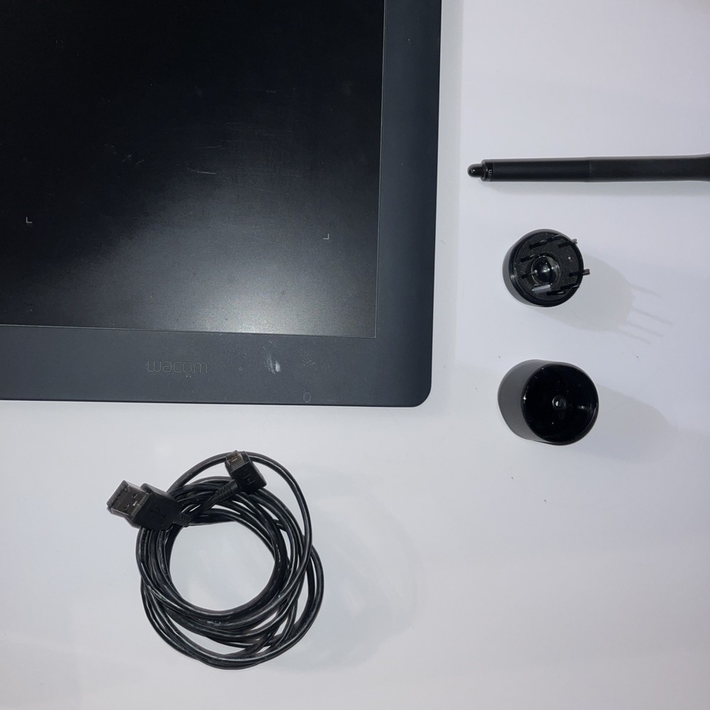 WACOM INTUOS PRO MEDIUM PEN TABLET PTH 651