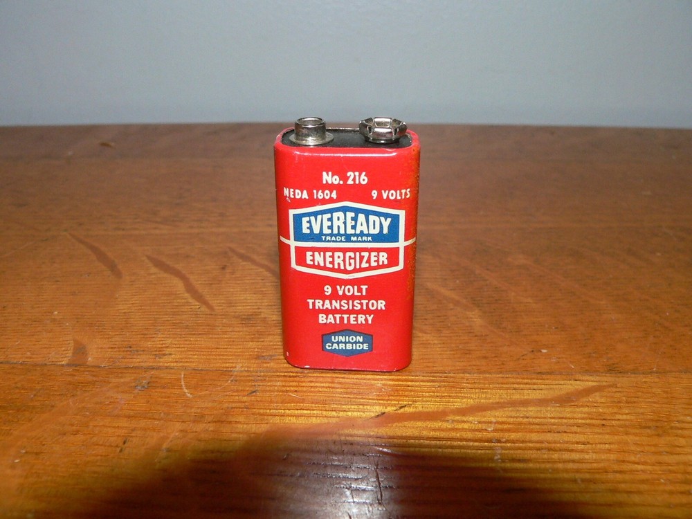 Vintage Eveready Energizer 9 Volt Transistor Battery, Display Only (Non-Working)