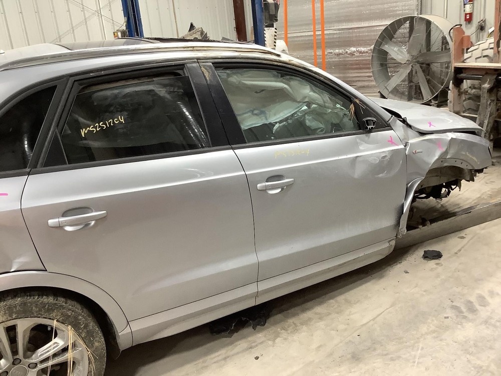 Used Headrest fits: 2018 Audi Q3 Grade A