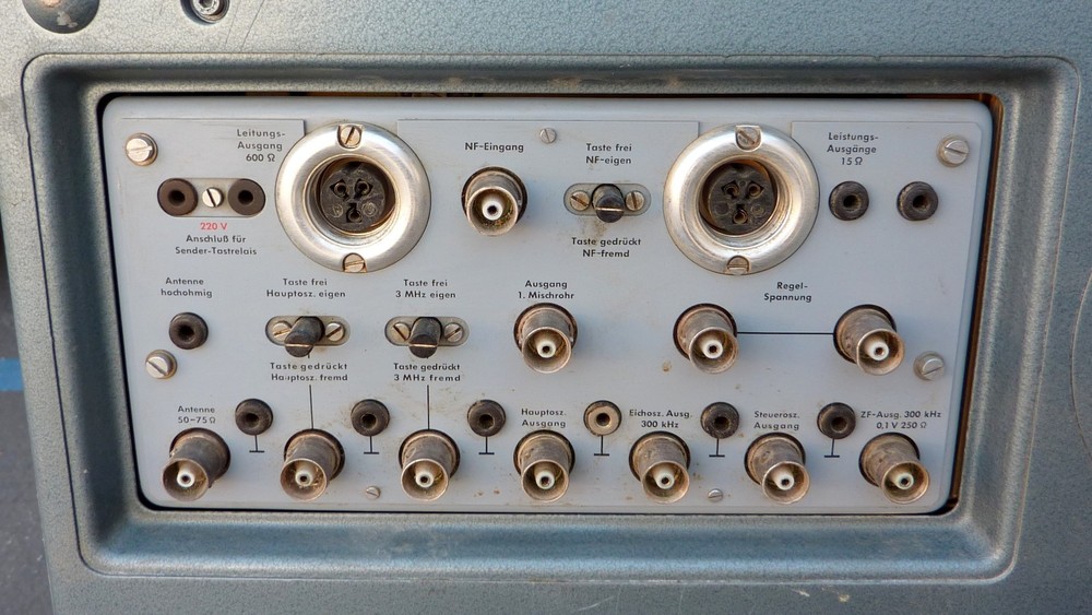 Rohde & Schwarz EK-07D Short Wave Receiver